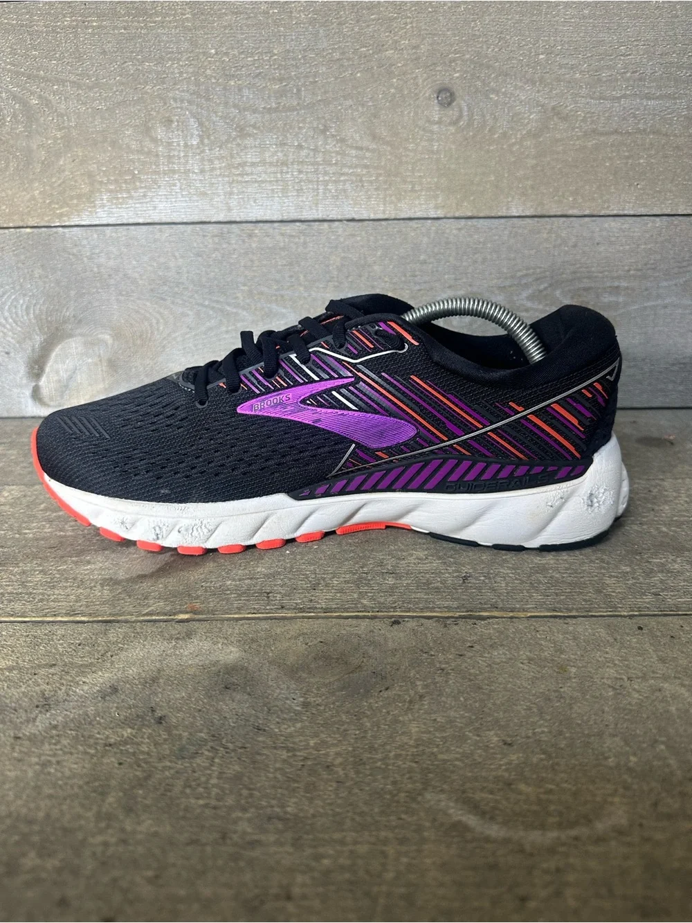 Brooks Adrenaline GTS 19 Women's Size 11.5 B Sneakers Running 1202841B080 Shoes
